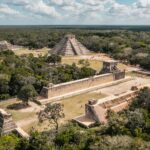 PIRÁMIDES AZTECAS. Foto por Envato.