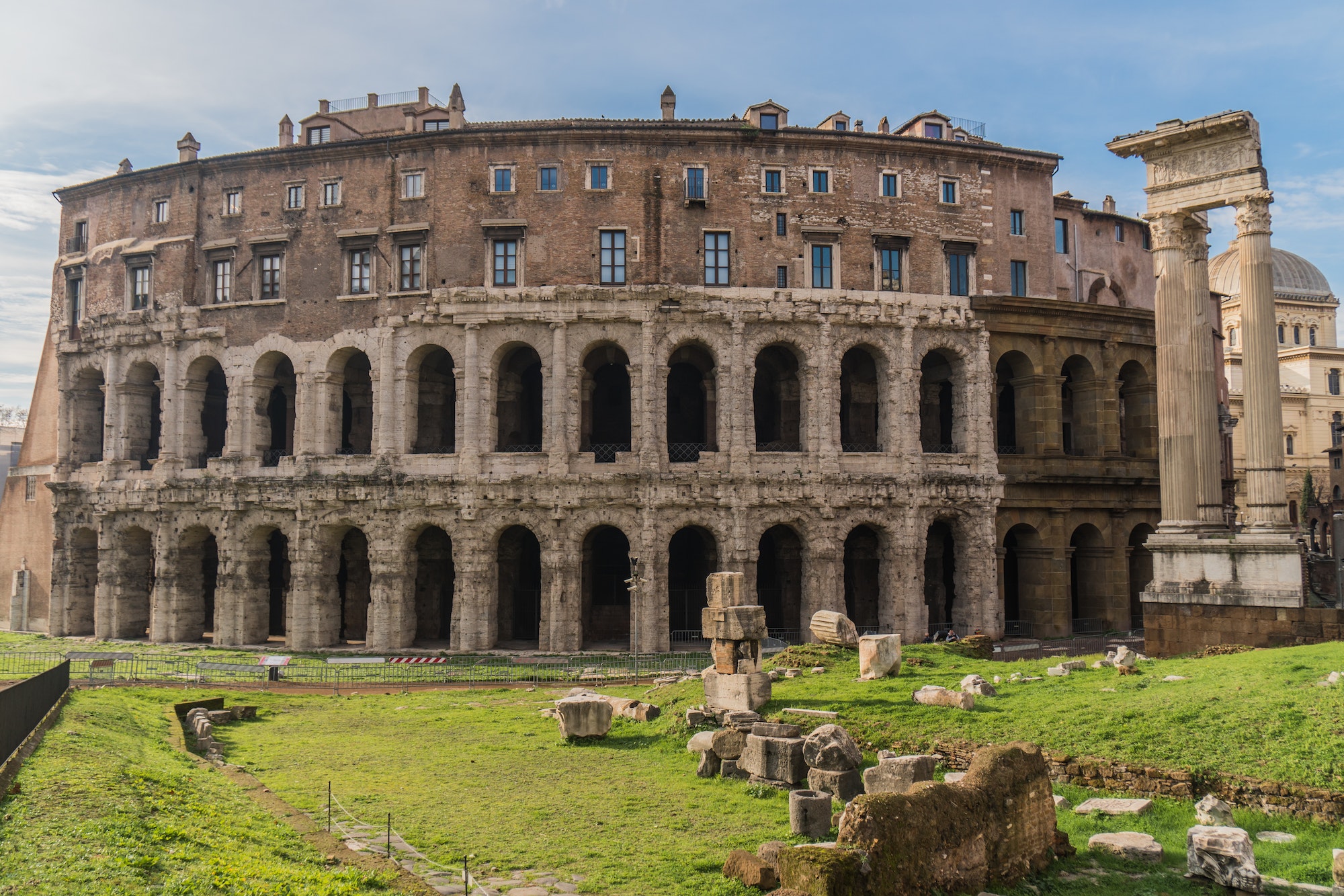 Teatro Griego. Foto por Envato.
